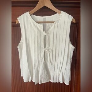 Linen Cream Pleated Tie-Front Top, Med